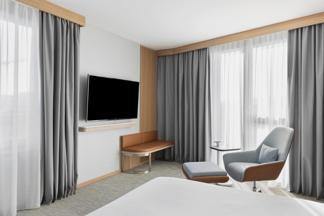 Courtyard By Marriott Biel Bienne Hotel Exterior photo