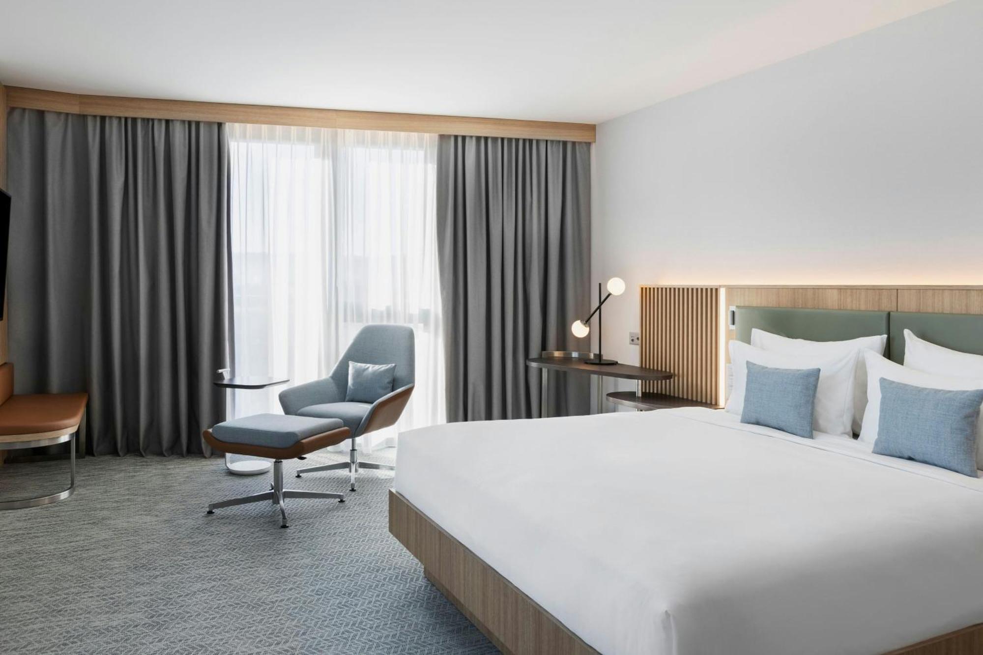 Courtyard By Marriott Biel Bienne Hotel Exterior photo