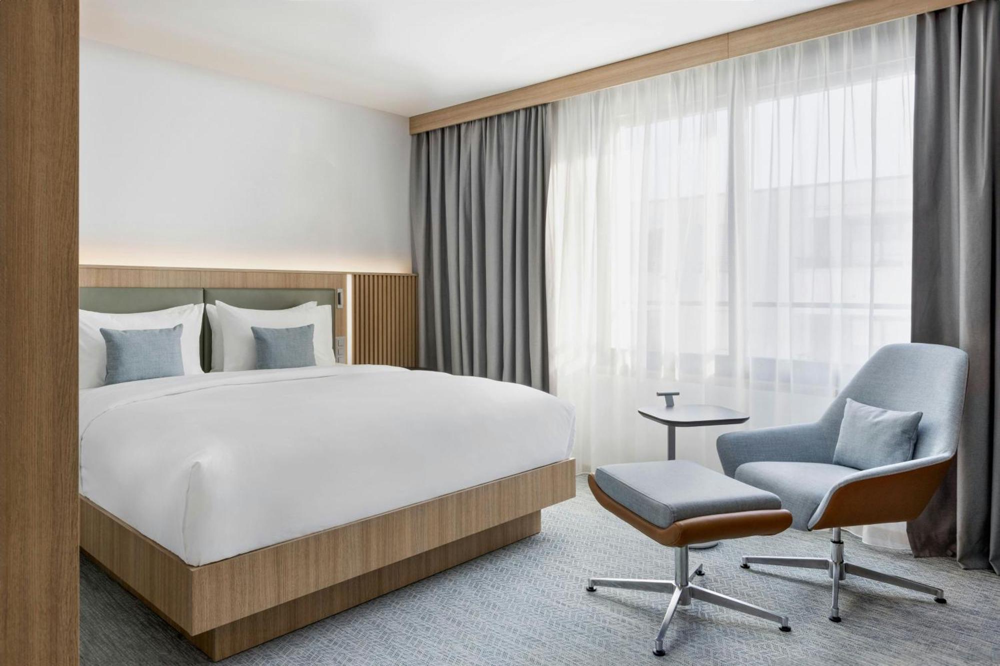Courtyard By Marriott Biel Bienne Hotel Exterior photo